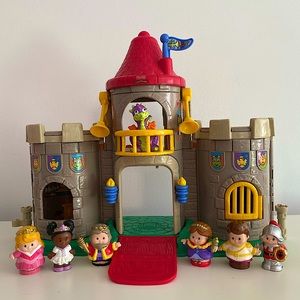 Fisher price little people castle with characters 🏰